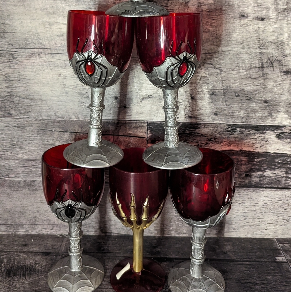 6 Plastic Spider and Bone Goblets